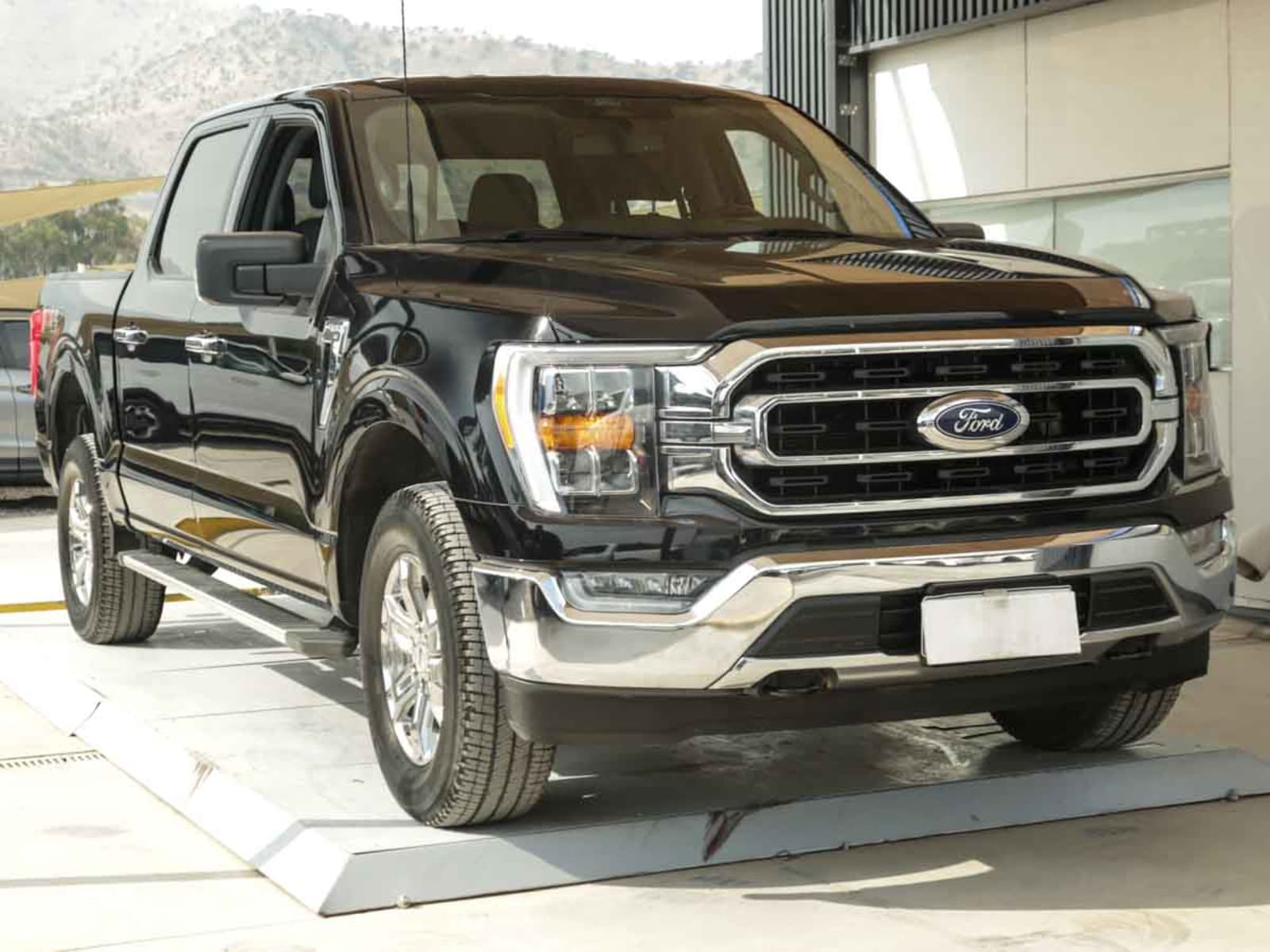 FORD F150 XLT 4X4 5.0 AUT 2023 - Imagen 3 de 16