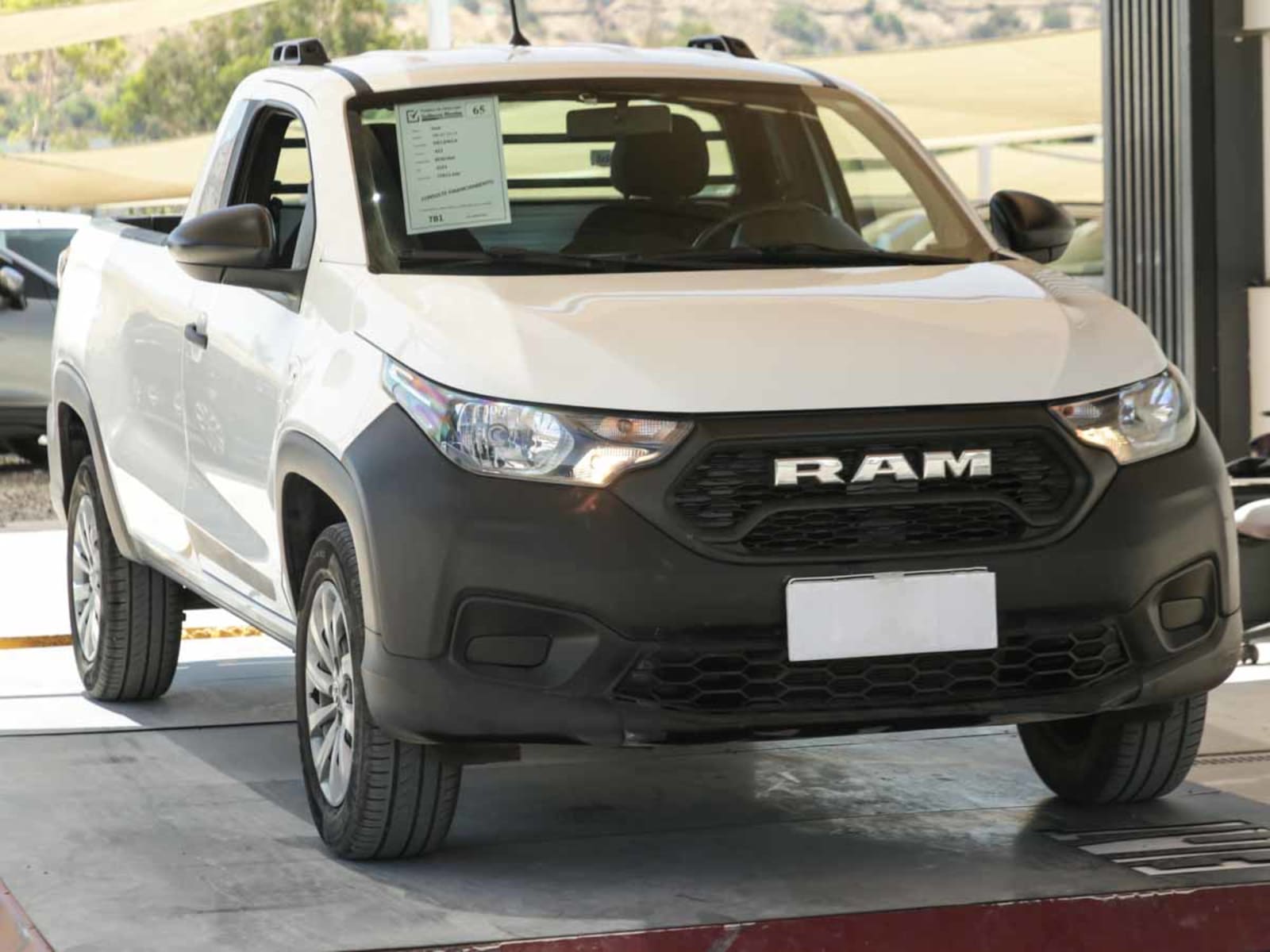 RAM 700 SLT CS 1.4 2023 - Imagen 3 de 13