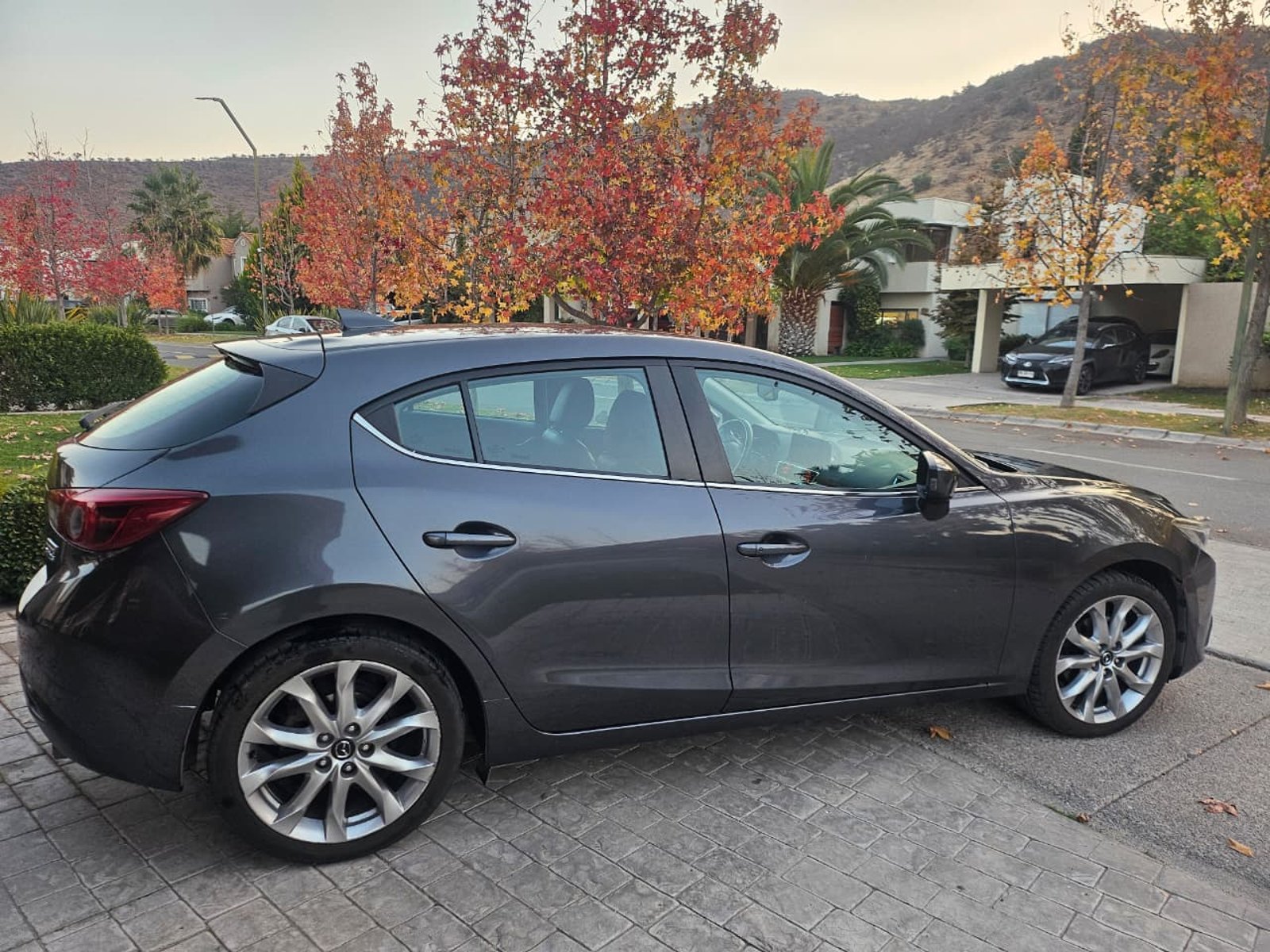 Mazda 3 2.5 GT 4X2 SDN SR AUD 2017 - Foto 5 de 8
