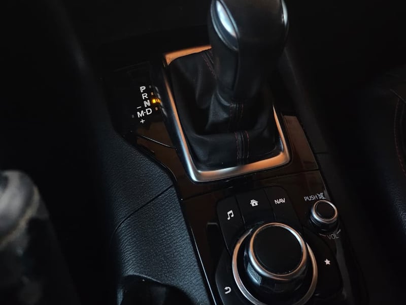 Mazda 3 2.5 GT 4X2 SDN SR AUD 2017 - Imagen 8 de 8