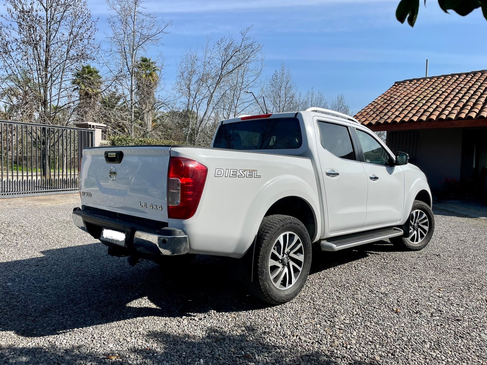 Nissan NP300 DCAB 2.3D 2016 - Foto 3 de 8