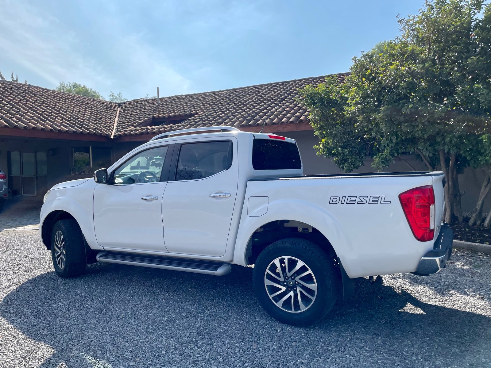 Nissan NP300 DCAB 2.3D 2016 - Foto 4 de 8