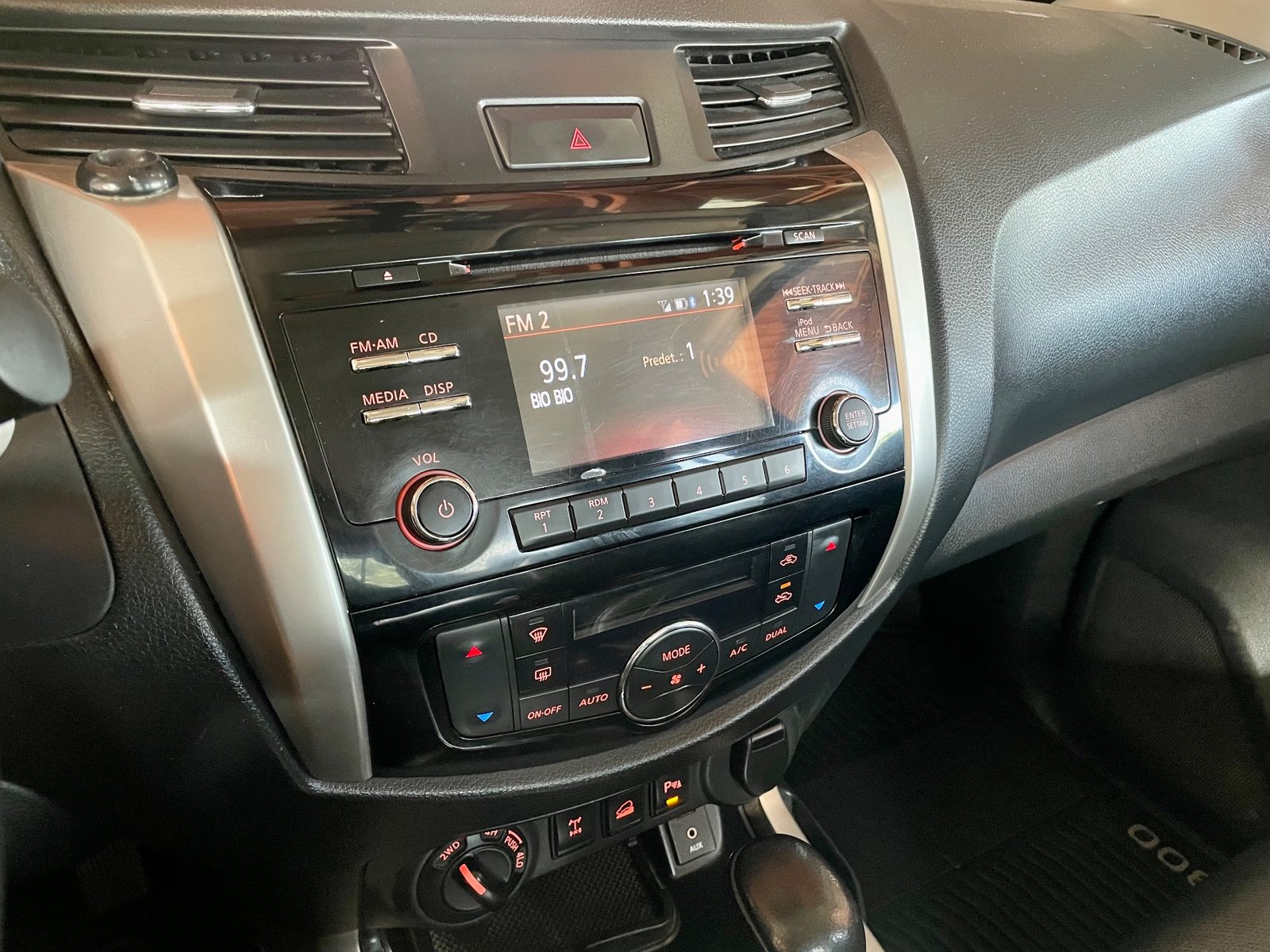 Nissan NP300 DCAB 2.3D 2016 - Imagen 6 de 8