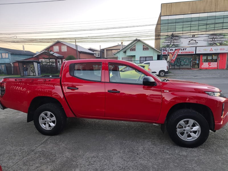 Mitsubishi L200 4X4 2023 - Imagen 3 de 6