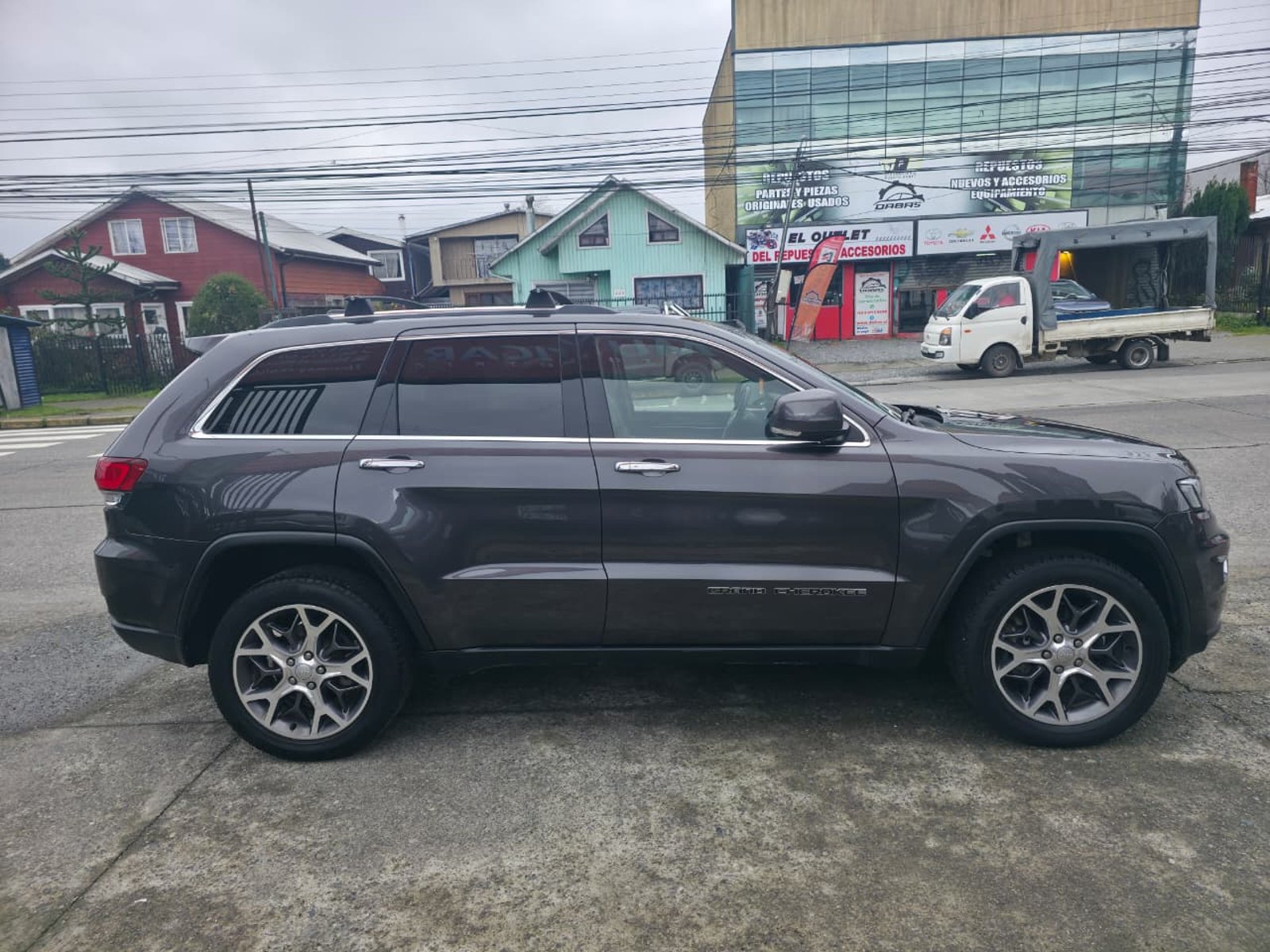 Jeep grand cherokee 2021 - Imagen 3 de 7