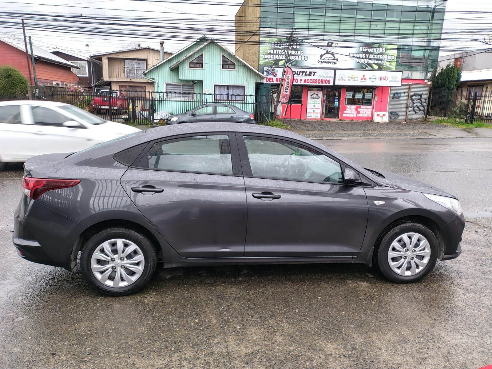 Hyundai accent 2023 - Imagen 3 de 7