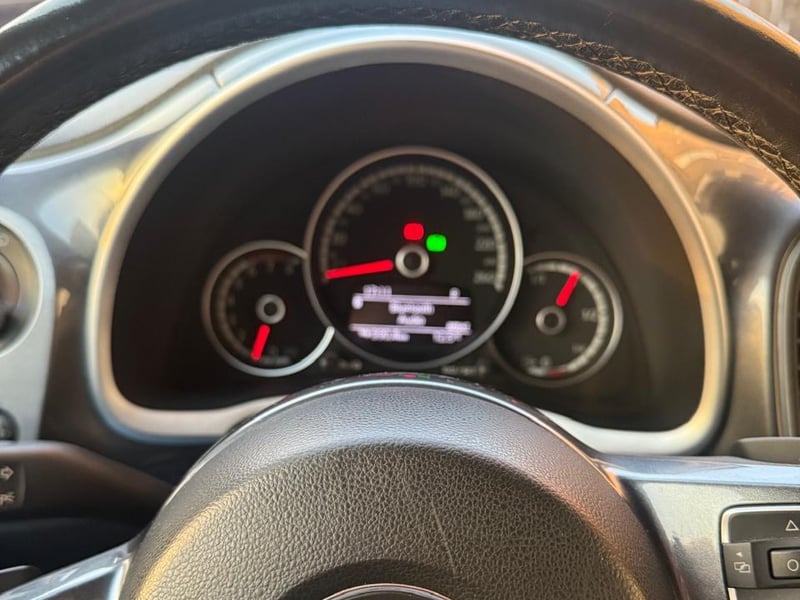 Volkswagen BEETLE DESIGN 1.4 2016 - Imagen 6 de 8