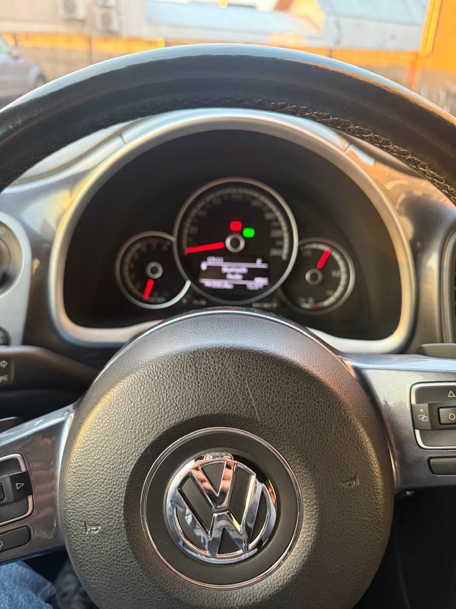 Volkswagen BEETLE DESIGN 1.4 2016 - Imagen 6 de 8