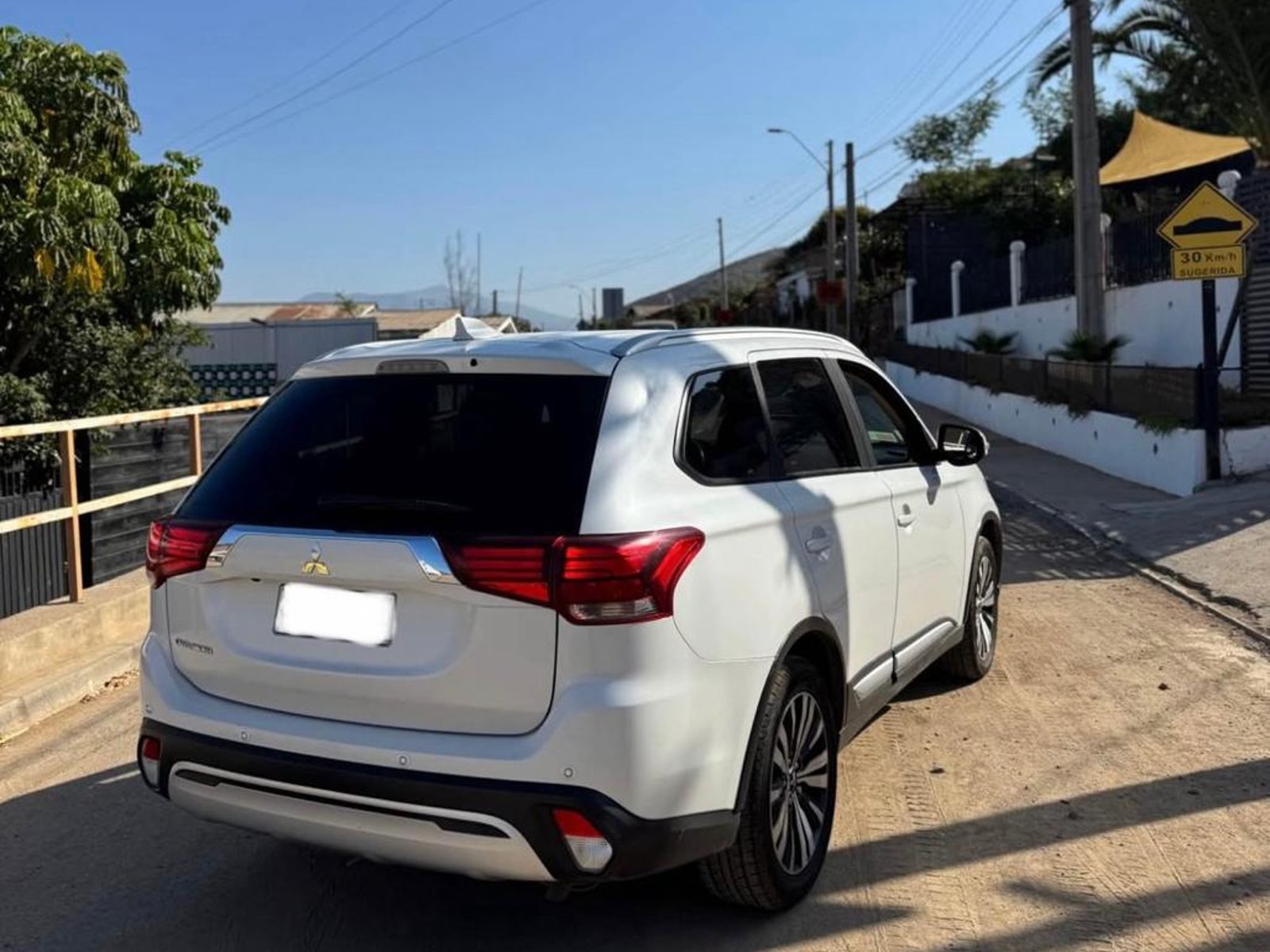 Mitsubishi OUTLANDER 2.0 CVT 2023 - Foto 3 de 8