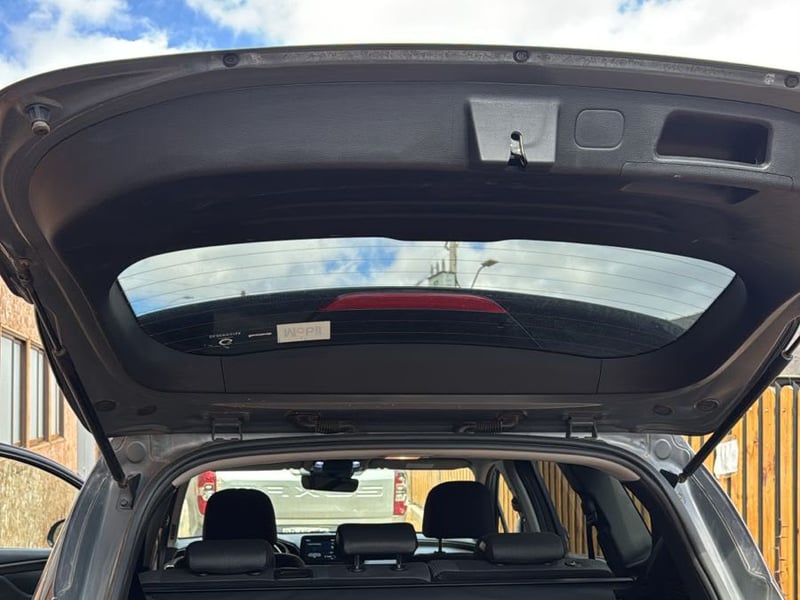 Hyundai SANTA FE 2.5 VALUE FL AT 4X4 2023 - Imagen 5 de 7