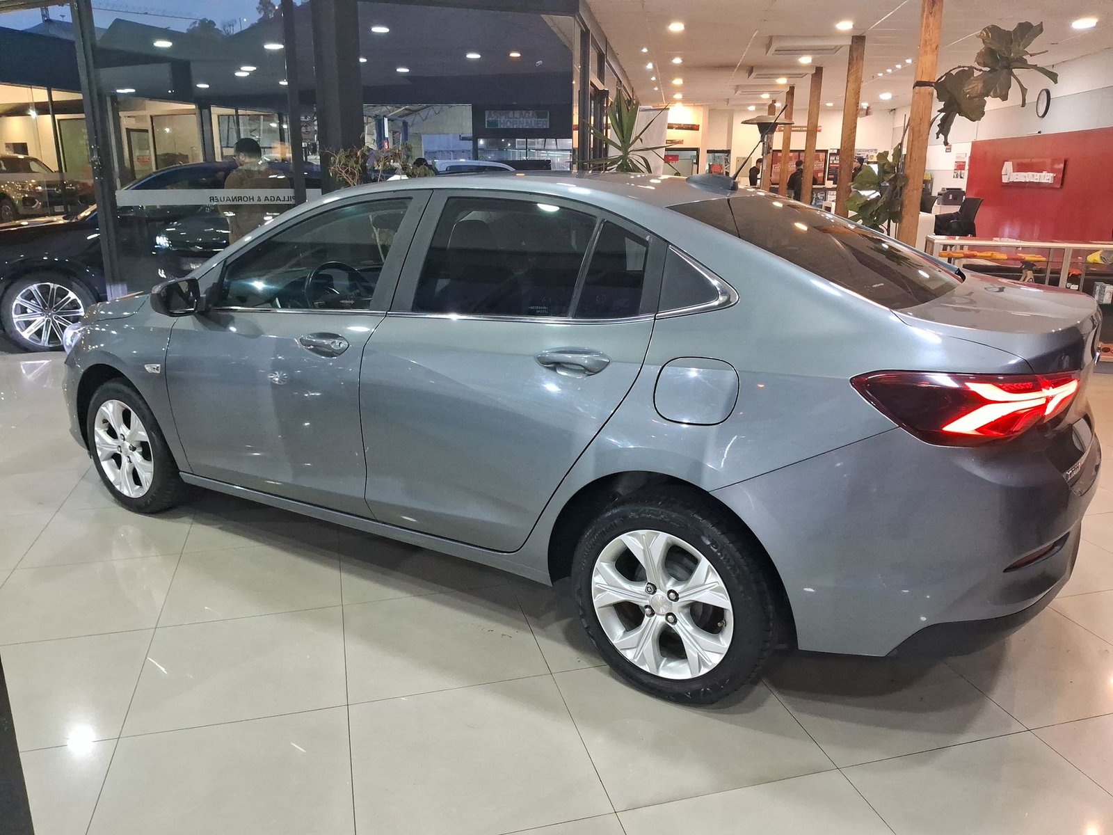 Chevrolet ONIX PREMIER 1.0T AUTOMÁTICA 2022 - Imagen 4 de 8