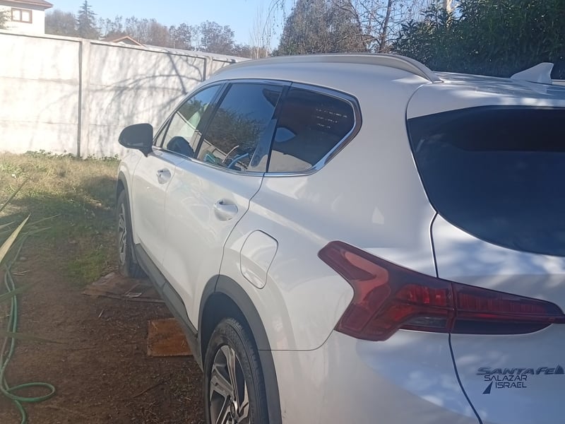 Hyundai SANTA FE 2.5 4X4 AUTOMÁTICA 2022 - Imagen 3 de 4