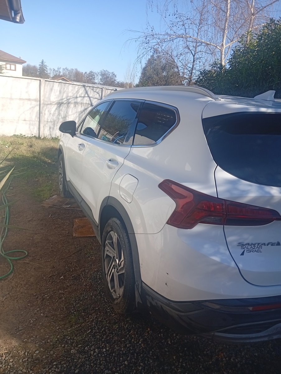 Hyundai SANTA FE 2.5 4X4 AUTOMÁTICA 2022 - Imagen 3 de 4