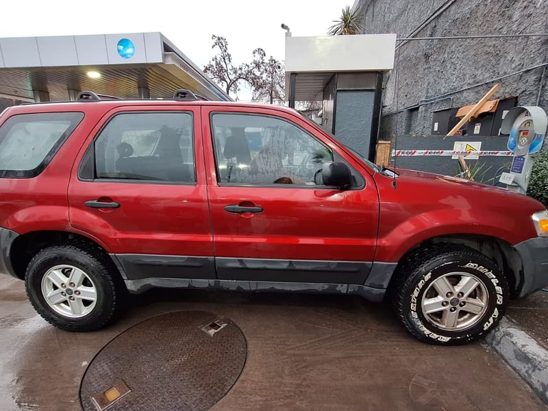 Ford ESCAPE II XLS 4X4 2.3 2005 - Imagen 3 de 8
