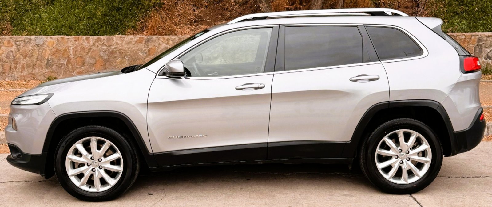Jeep CHEROKEE LTD 2.4 2017 - Imagen 3 de 8