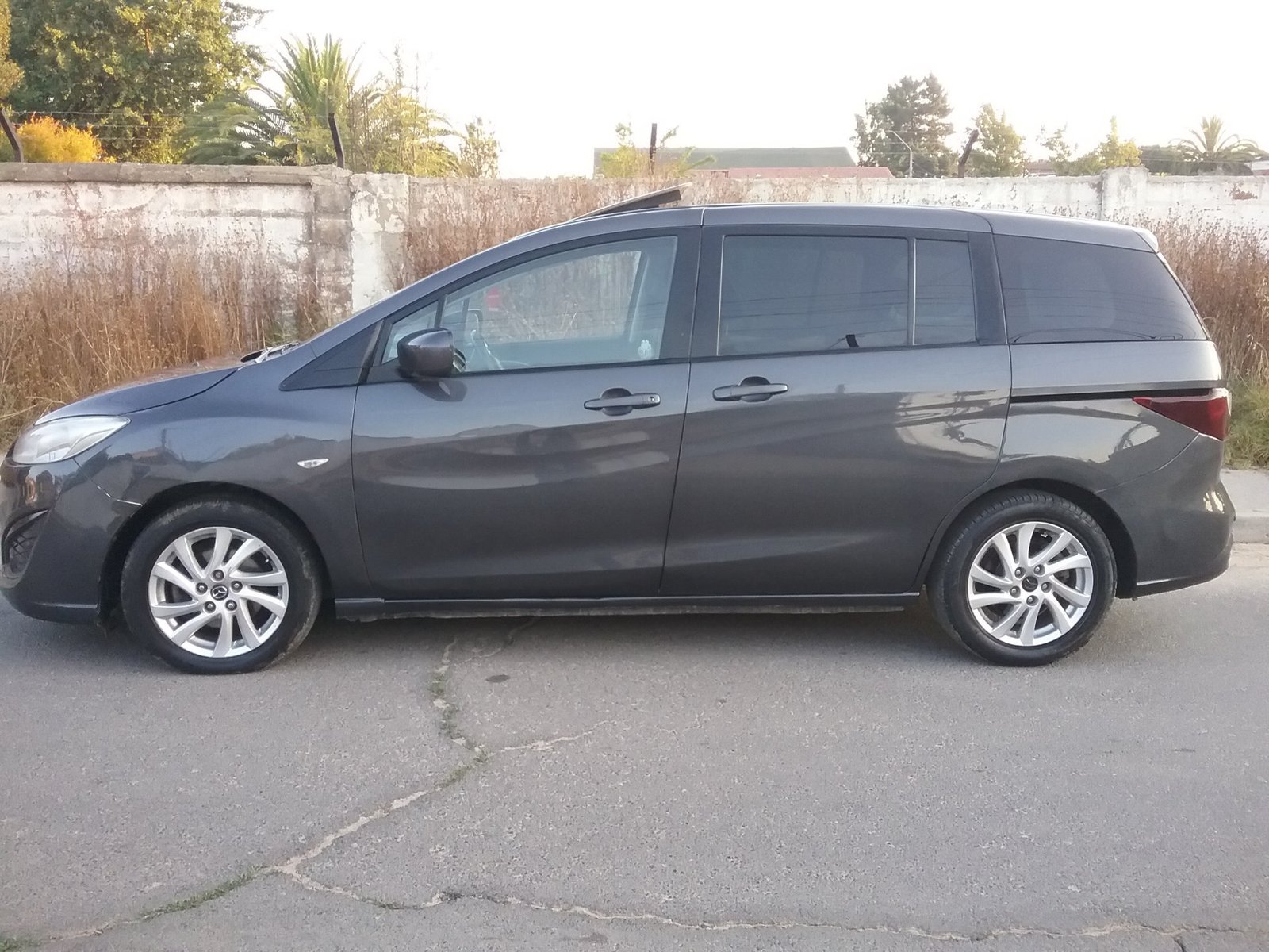 Mazda 5 2.0 AT 2014 - Foto 2 de 8