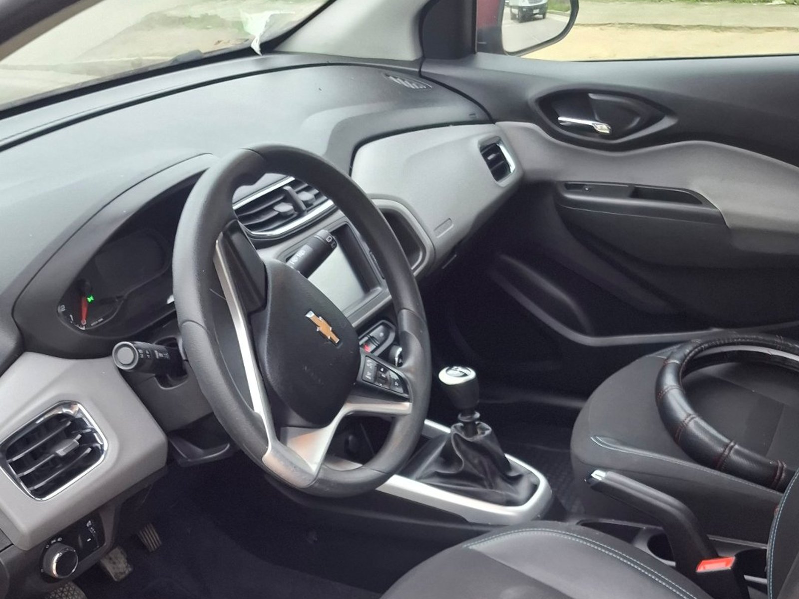 Chevrolet ONIX 1.4 LTZ MT 2020 - Foto 5 de 8