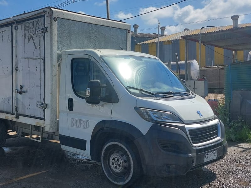 Peugeot BOXER CABINA L3 2.0 BLUEHDI 2018 - Imagen 3 de 7