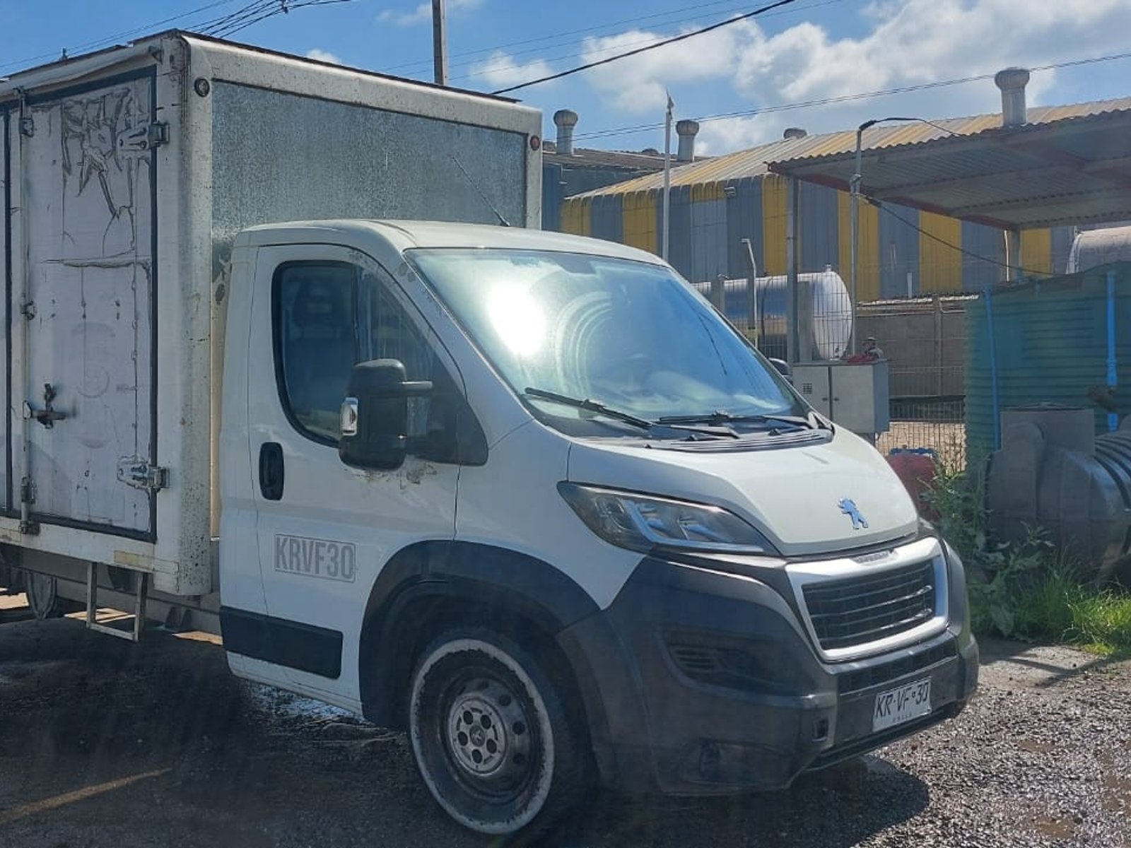 Peugeot BOXER CABINA L3 2.0 BLUEHDI 2018 - Foto 3 de 7