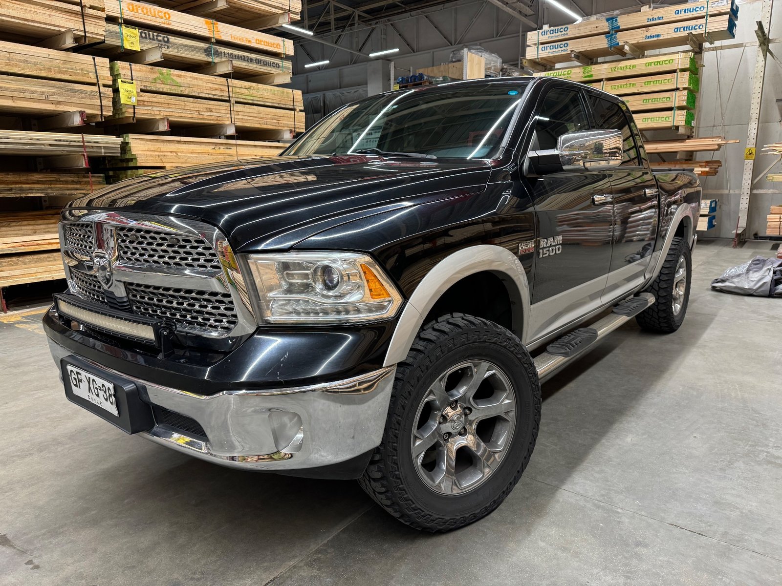 Dodge RAM 1500 5.7 laramie 2014 - Foto 2 de 8