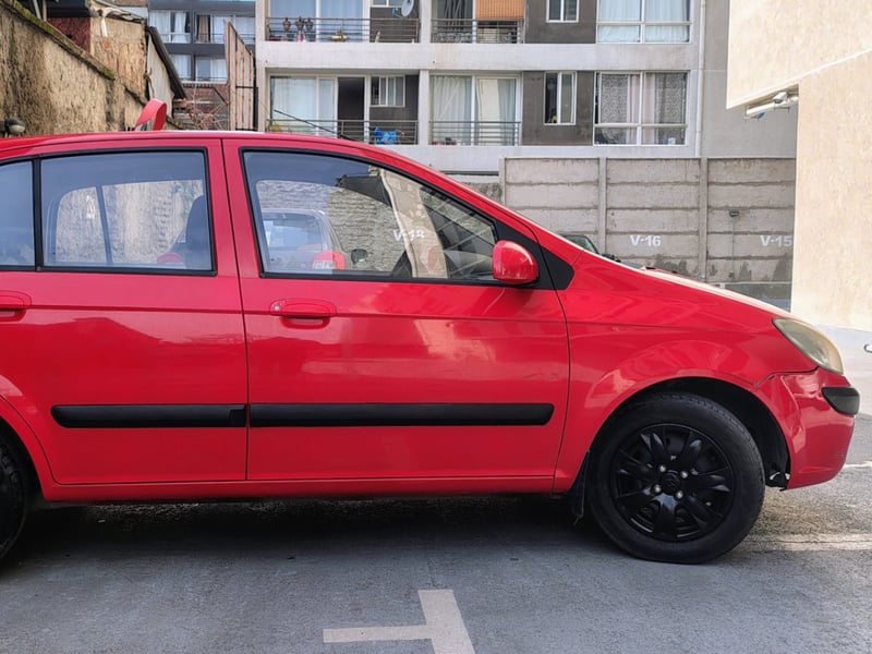 Hyundai GETZ GL 1.4 2011 - Imagen 4 de 7