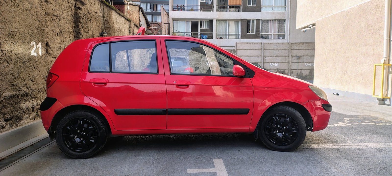 Hyundai GETZ GL 1.4 2011 - Imagen 4 de 7