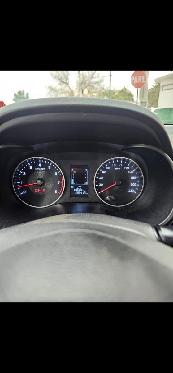 Kia SOLUTO 1.4 2021 - Imagen 6 de 7