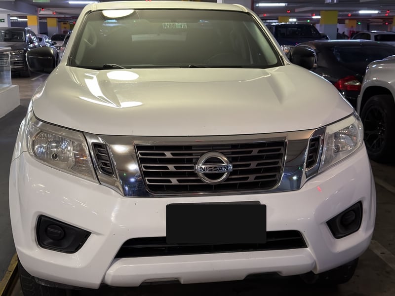 Nissan NP300 2.5 4X2 BENCINA 2016