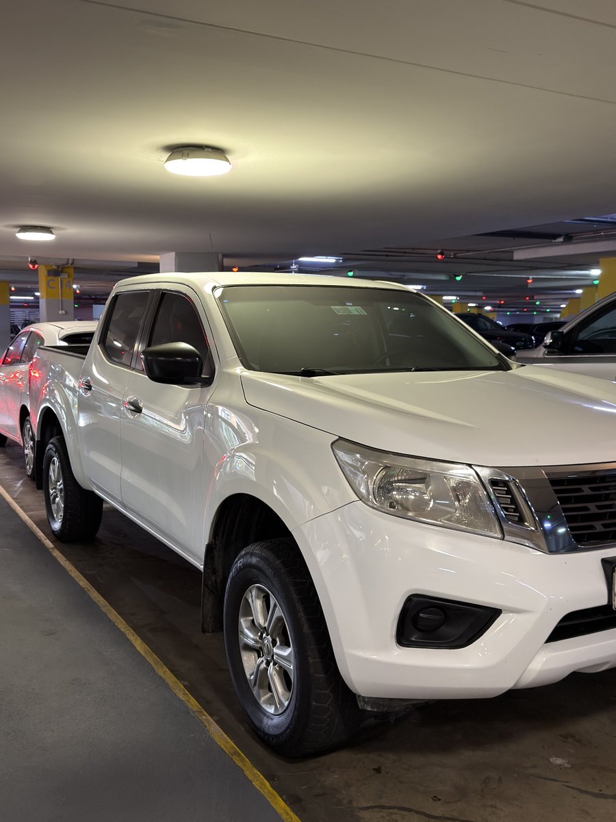 Nissan NP300 2.5 4X2 BENCINA 2016 - Imagen 3 de 7