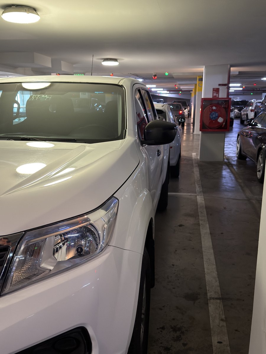 Nissan NP300 2.5 4X2 BENCINA 2016 - Imagen 4 de 7