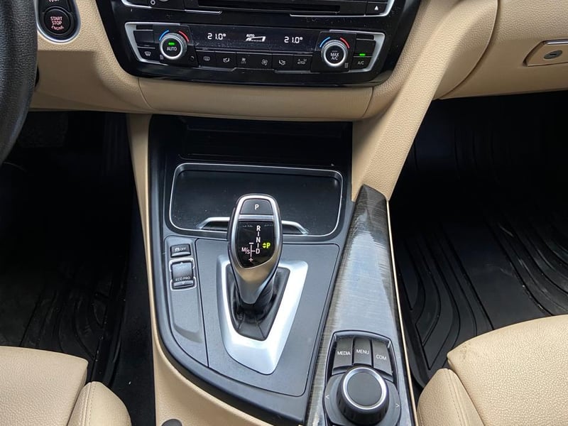 BMW 330I 2.0 AUT 2018 - Imagen 8 de 8