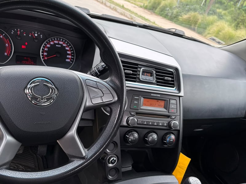 SsangYong ACTYON 2.0 E-XDI 2018 - Imagen 5 de 8