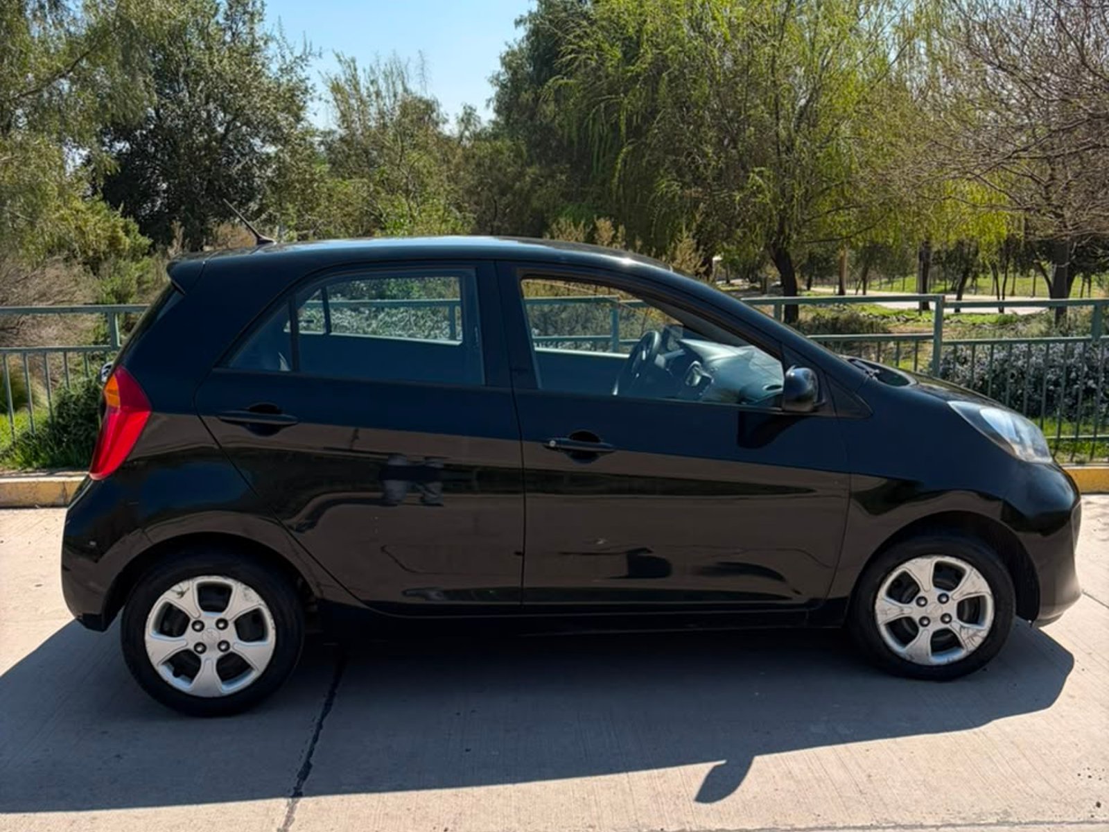 Kia MORNING EX 1.0 2016 - Foto 3 de 8