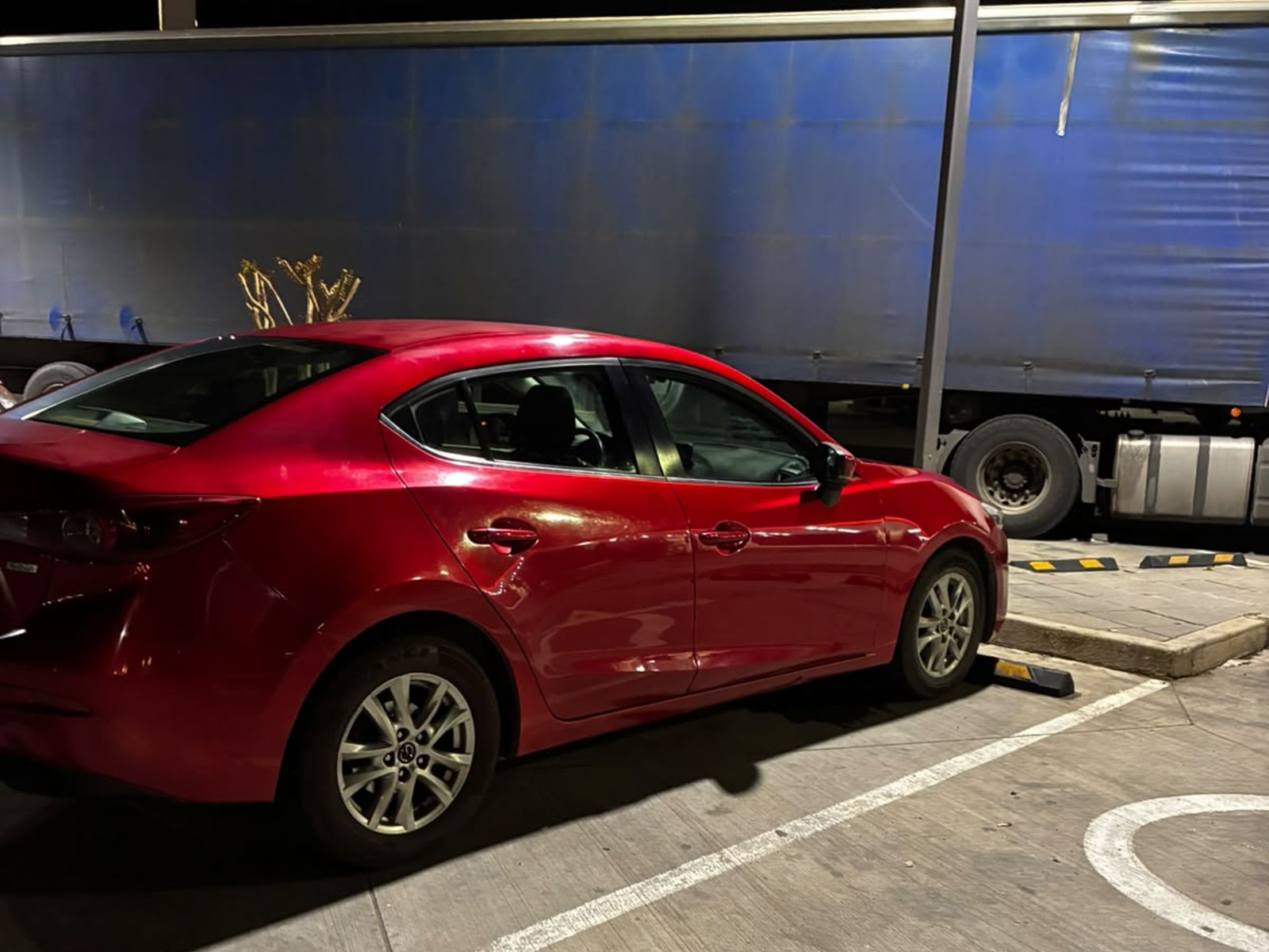 Mazda NEW 3 2.0 2.0 V SDN 6MT 4P 2017 - Foto 3 de 8