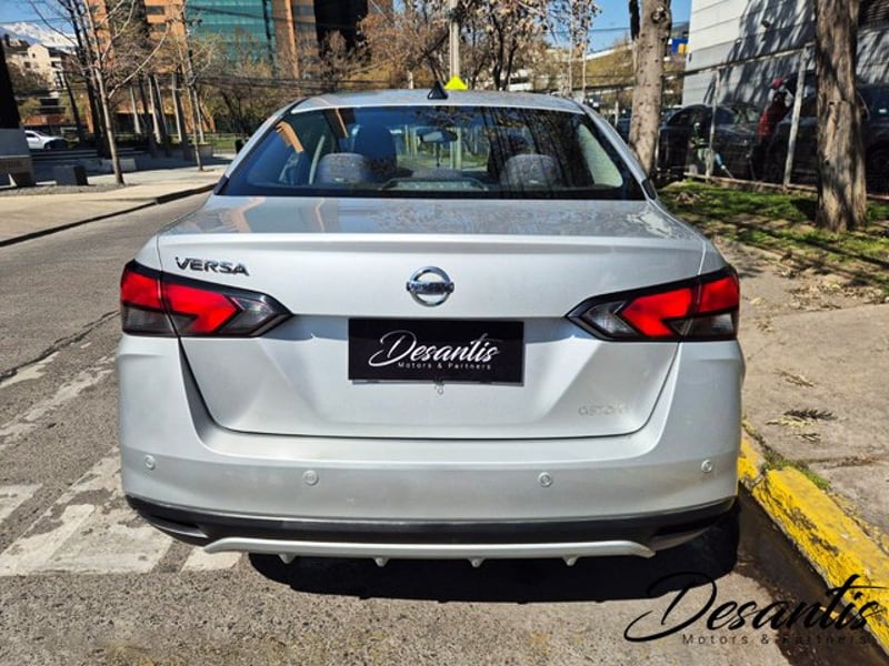 Nissan VERSA 1.6 AUT 2023 - Imagen 5 de 8