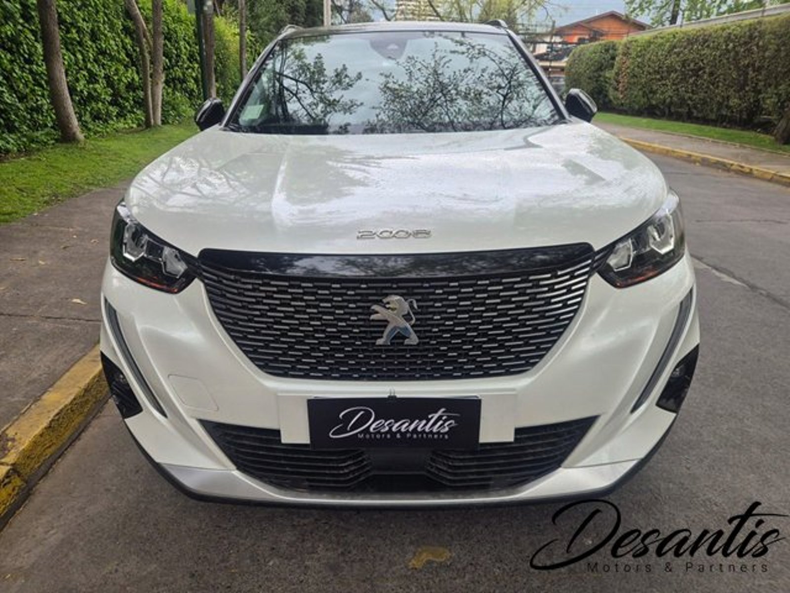 Peugeot 2008 1.2 PURETECH  2022 - Foto 2 de 8