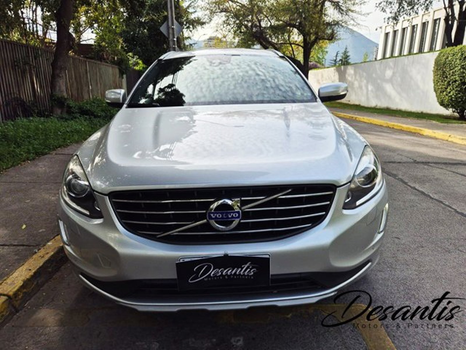Volvo XC60 2.0 T5 AUT  2018 - Foto 2 de 8
