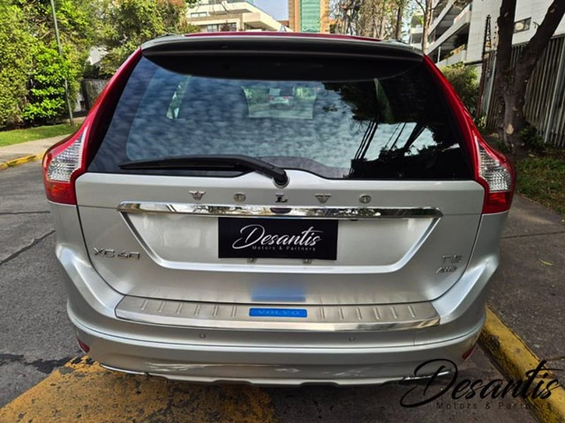 Volvo XC60 2.0 T5 AUT  2018 - Imagen 5 de 8
