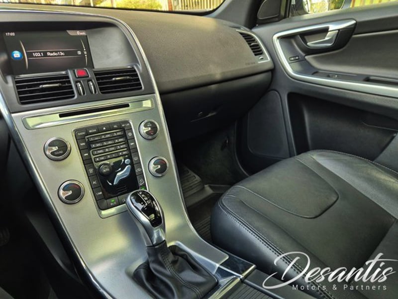 Volvo XC60 2.0 T5 AUT  2018 - Imagen 8 de 8