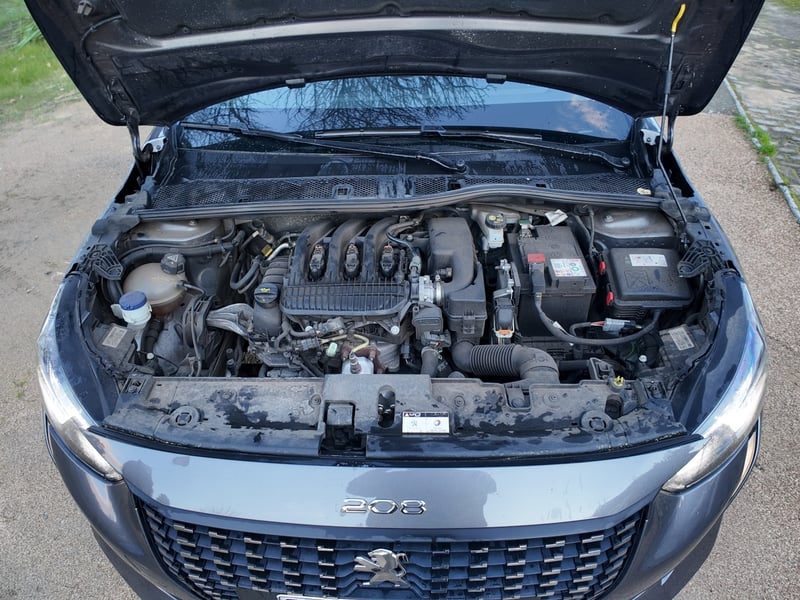Peugeot 208 PURETECH 75 1.2 2022 - Imagen 5 de 8