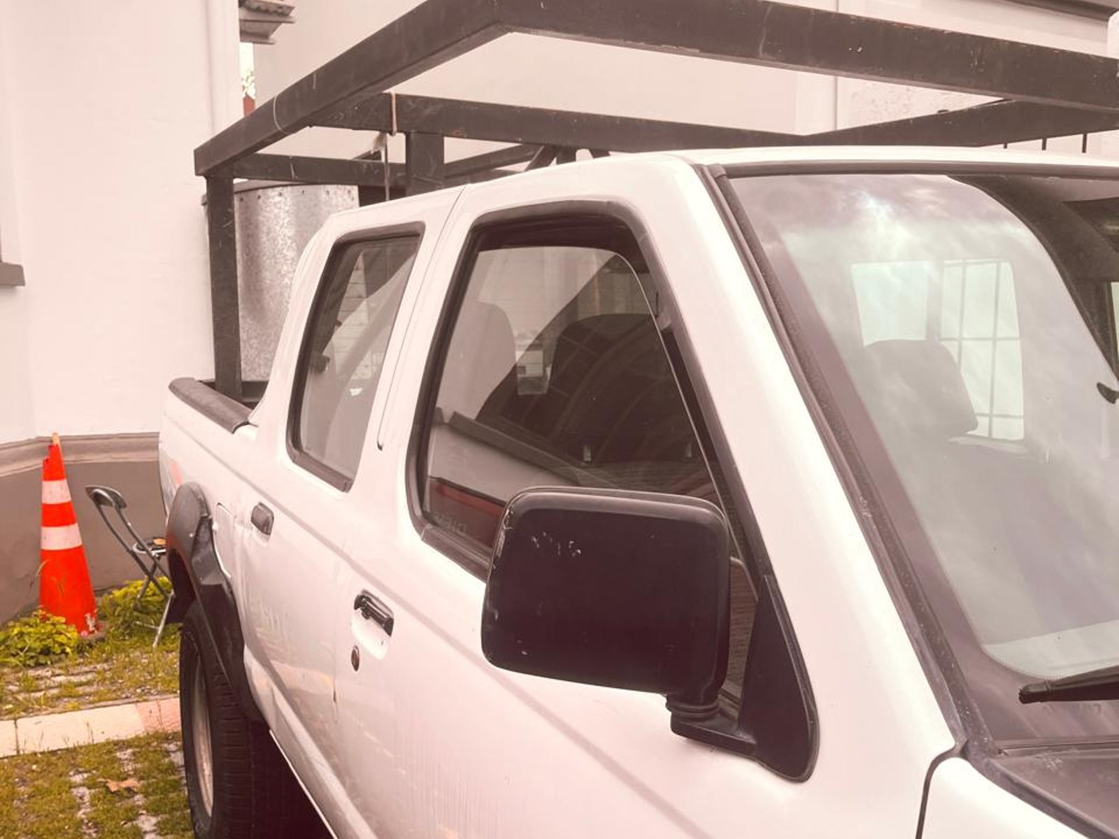 Nissan TERRANO D CAB 2.4 2014 - Foto 2 de 5