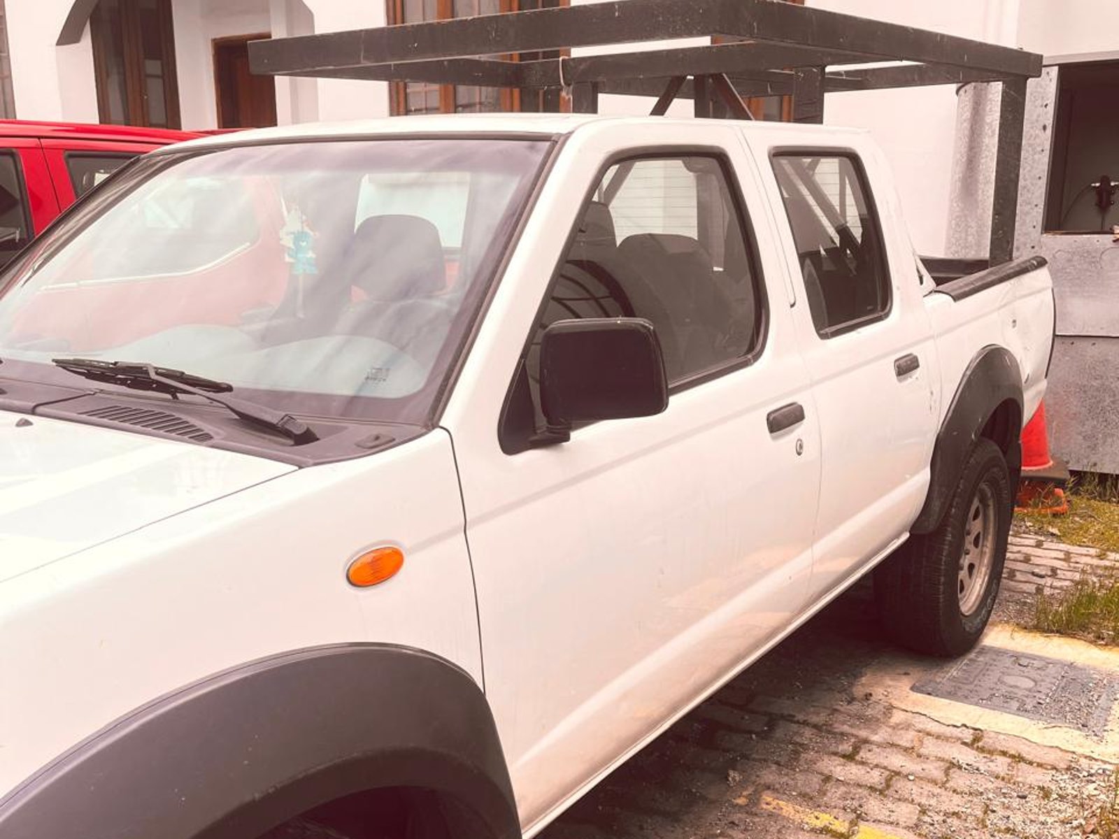 Nissan TERRANO D CAB 2.4 2014 - Foto 3 de 5