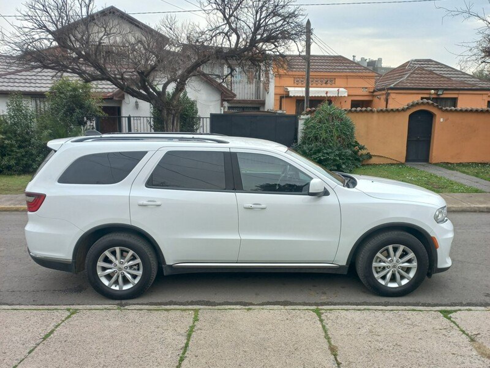 Dodge DURANGO SXT RWD 3.6 AUT 2023 - Foto 4 de 8
