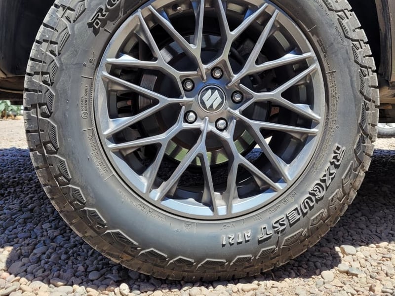 Suzuki GRAND NOMADE GLX SPORT 4X4 2.4 2.4L 2015 - Imagen 8 de 8