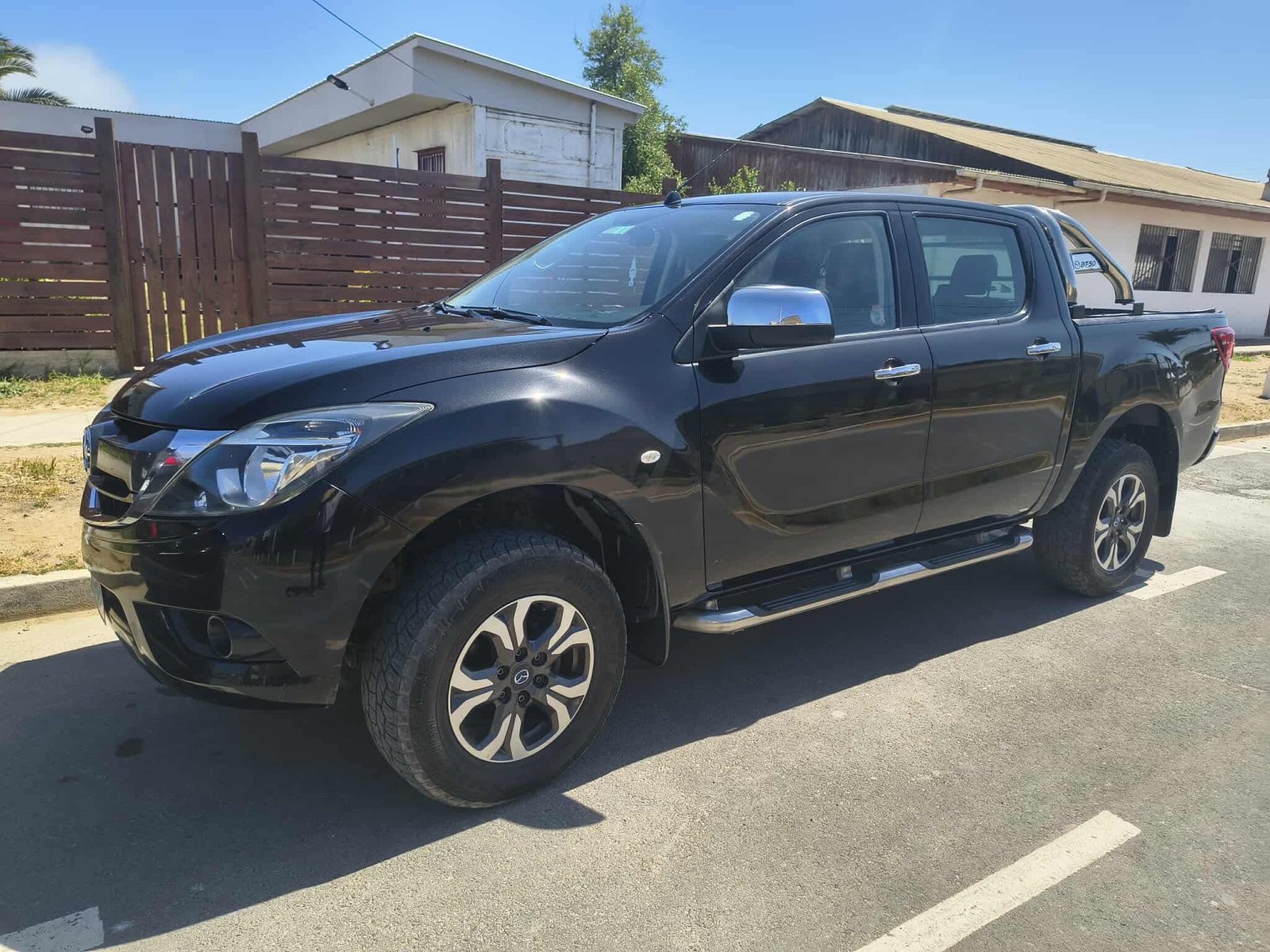 Mazda NEW BT 50 DCAB SDX 4X4 2.2 DCAB SDX 2.2 2017 - Foto 3 de 7