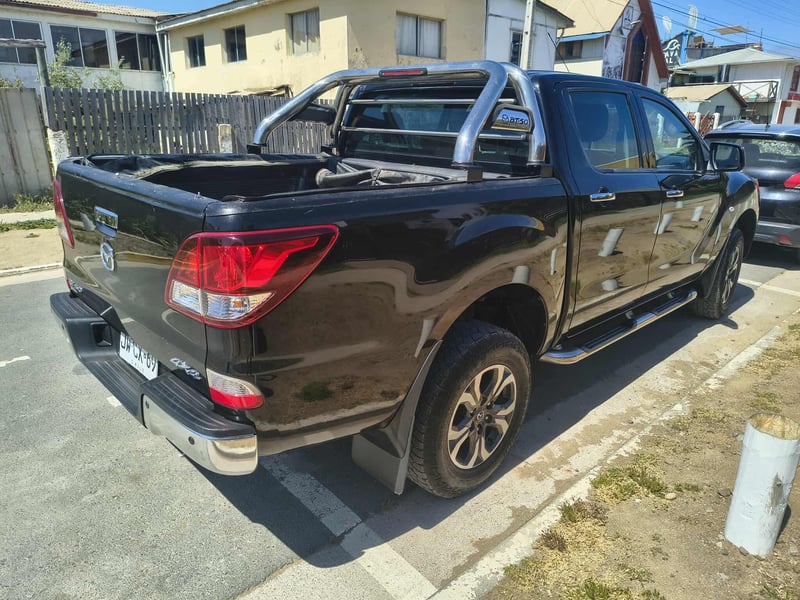 Mazda NEW BT 50 DCAB SDX 4X4 2.2 DCAB SDX 2.2 2017 - Imagen 4 de 7