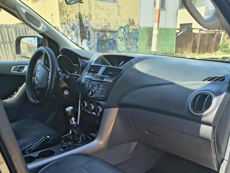 Mazda NEW BT 50 DCAB SDX 4X4 2.2 DCAB SDX 2.2 2017 - Imagen 5 de 7