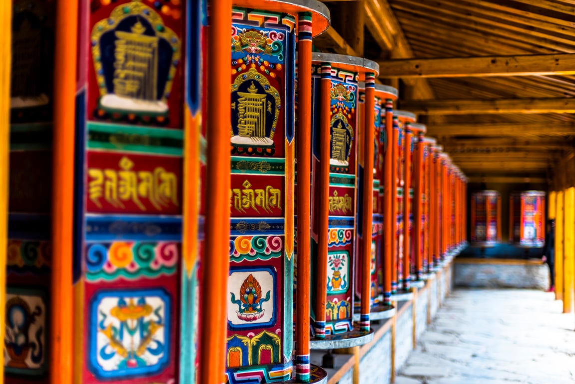 Essential Guide to Xinjiang, Tibet & Other Tibetan Regions