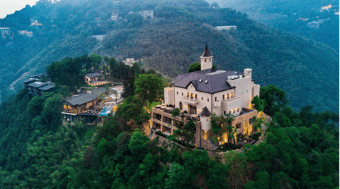 Naked Castle Resort