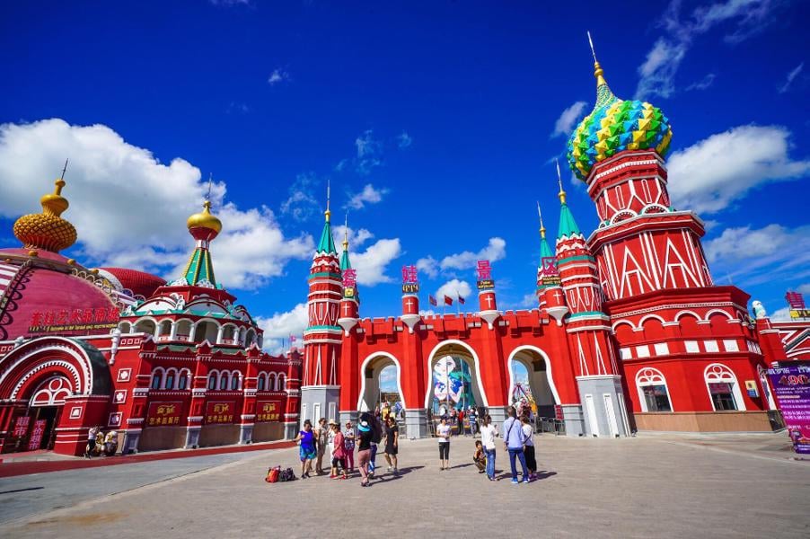 Manzhouli Matryoshka Square